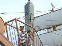 �S�[���h�^���[�̑O��