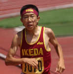 ���Z��𑖂郄�X