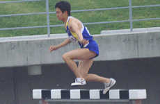 3000����Q�𑖂�A�L